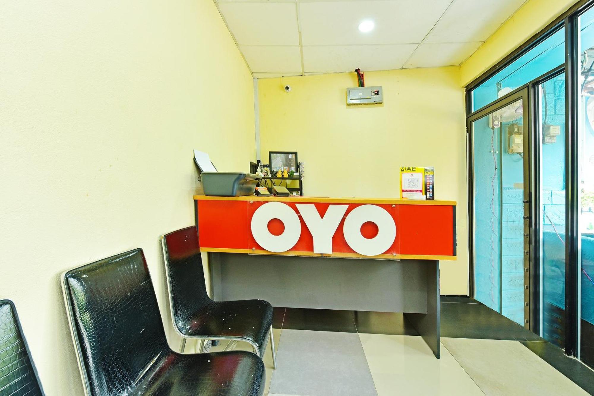 Oyo 873 Bamboo Inn Batu Ferringhi Exterior foto